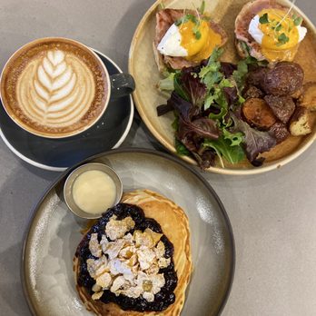 Alchemy - Vanilla Latte, Peameal Benny, Pancakes - Breakfast & Brunch Near Me - Richmond Hill, Ontario