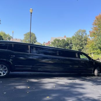 EasyWay Limo - side swiped limo showed up like this - Limos Near Me - Skokie, Illinois