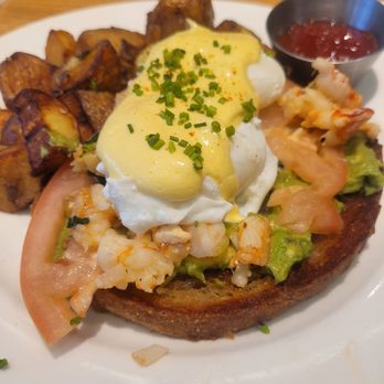 Earls Kitchen + Bar - Lobster and shrimp Benedict - New American Near Me - Somerville, Massachusetts Earls Kitchen + Bar - Lobster and shrimp Benedict - New American Near Me - Somerville, Massachusetts