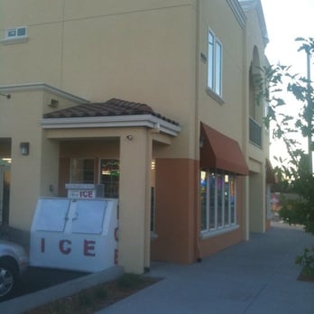Estrella's Market - Mexican Near Me - Windsor, California