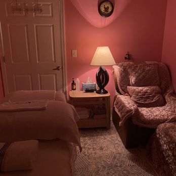Lily Massage - Private room, clean and tidy! Comfortable environment! Quiet and elegant ! - Massage Near Me - Milwaukee, Wisconsin Lily Massage - Private room, clean and tidy! Comfortable environment! Quiet and elegant ! - Massage Near Me - Milwaukee, Wisconsin