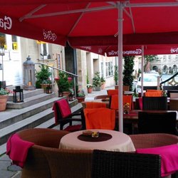 Cocono - Unsere gemütliche Terrasse, welche in der Sommerzeit immer für Sie geöffnet is!