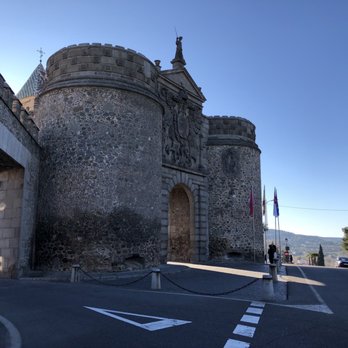 Puerta Nueva de Bisagra - Landmarks & Historical Buildings Near Me - Toledo, TO
