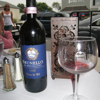 Alberto's Ristorante - Out Door Table - Italian Near Me - Hyannis, Massachusetts