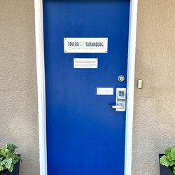 Taylor & Thornburg Physical therapy - Entryway door from the rear parking lot