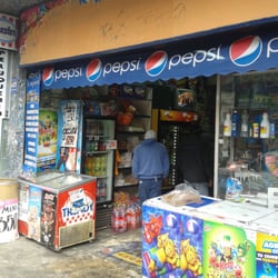 El Emporio - Si bajas por Irarrázabal, el local está en una calle pequeña perpendicular a mano izquierda