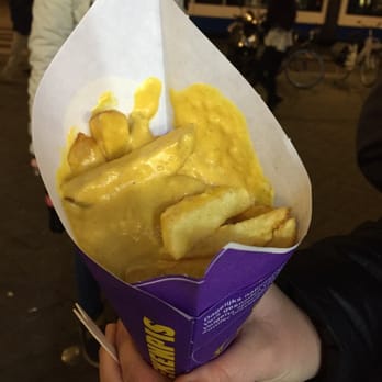 Manneken Pis - Fries with joppy sauce - Friterie Near Me - Amsterdam, New Hampshire