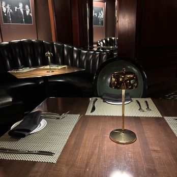 TENDER steakhouse + lounge - Decor complete with rat pack photos - Steakhouses Near Me - Las Vegas, Nevada TENDER steakhouse + lounge - Decor complete with rat pack photos - Steakhouses Near Me - Las Vegas, Nevada