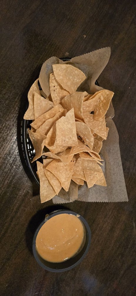Los Tres Hermanos — Mexican restaurant in Van Nuys