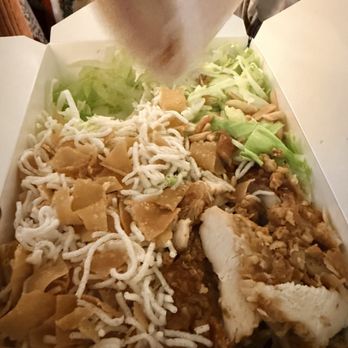 Joan's on Third - Chinese Chicken Salad - Breakfast & Brunch Near Me - Los Angeles, California