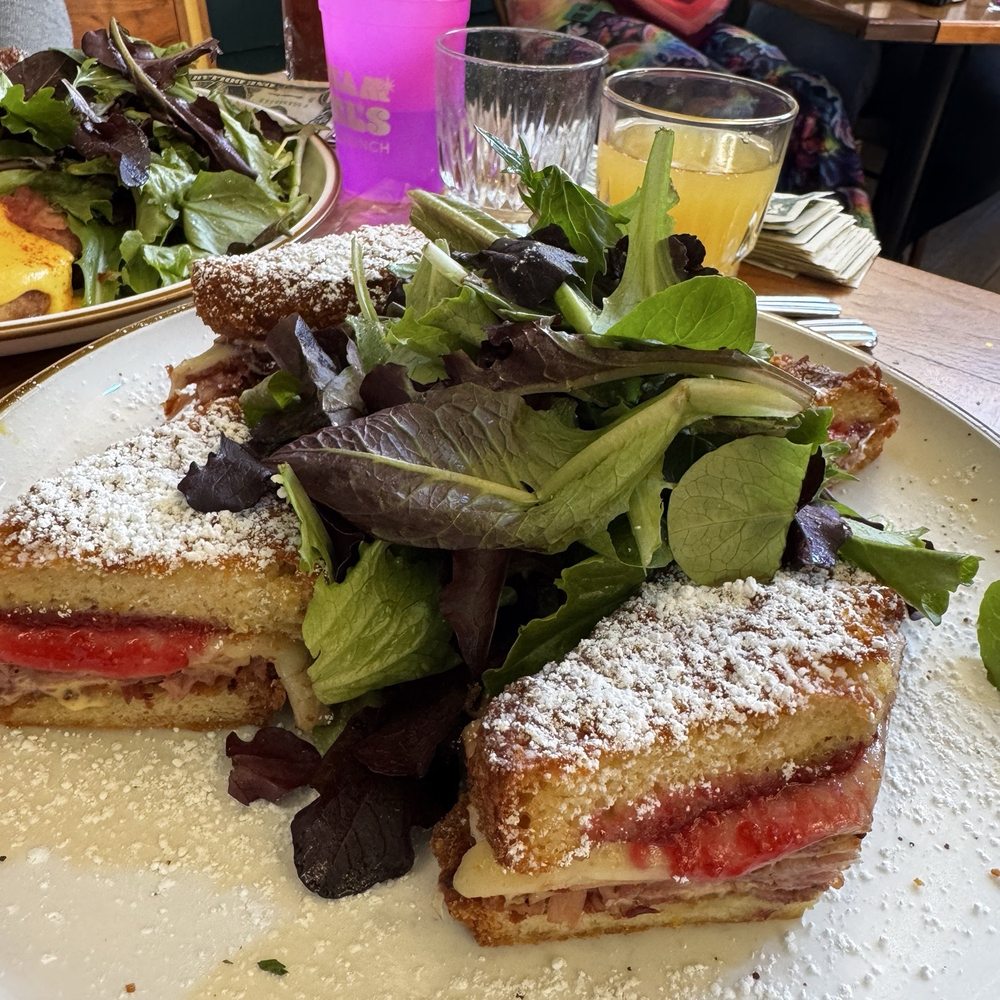 Dreamland Bar & Diner - Monte cristo - Breakfast & Brunch Near Me - Seattle, Washington Dreamland Bar & Diner - Monte cristo - Breakfast & Brunch Near Me - Seattle, Washington