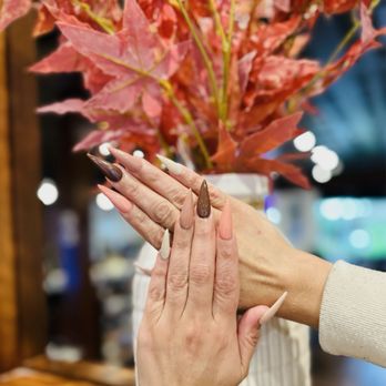 Dahlia Nails & Spa - Words can't say enough. Kelly hooked it up with this fall set. - Nail Salons Near Me - West Linn, Oregon Dahlia Nails & Spa - Words can't say enough. Kelly hooked it up with this fall set. - Nail Salons Near Me - West Linn, Oregon