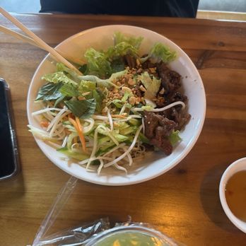 La Cà Café - 10. Bún Thịt Nướng / Grilled Pork Vermicelli Bowl - Vietnamese Near Me - Parkland, Washington La Cà Café - 10. Bún Thịt Nướng / Grilled Pork Vermicelli Bowl - Vietnamese Near Me - Parkland, Washington