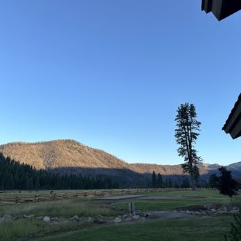 Highlands Ranch Resort - Cows - Resorts Near Me - Mill Creek, California