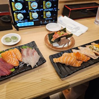 Waka Sakura Sushi Restaurant - Nom nom nom - Sushi Bars Near Me - Kapolei, Hawaii