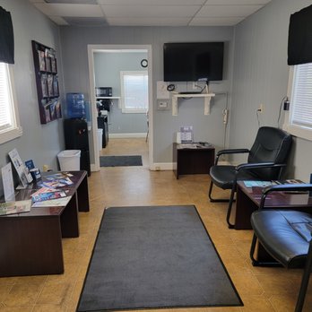 Redding Freightliner - Driver's Lounge - Commercial Truck Dealers Near Me - Redding, California Redding Freightliner - Driver's Lounge - Commercial Truck Dealers Near Me - Redding, California
