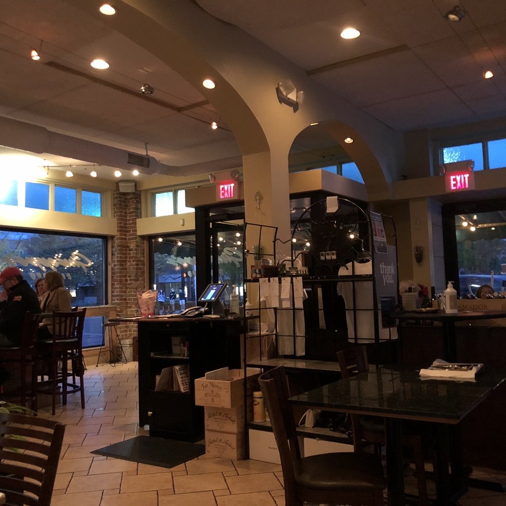 Giuseppe's Ritrovo - people sitting at tables in a restaurant - Italian Near Me - Columbus, Ohio