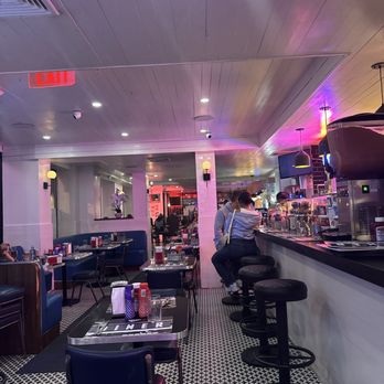 Diner 24 - Burgers Near Me - New York, New York