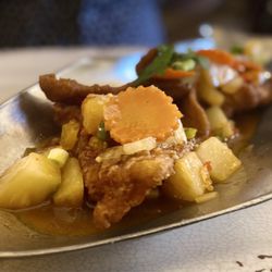 Siam Thai Cuisine - H8. Fried Fish w/Sweet & Sour Sauce. Hubby LOVES this fish dish w/pineapple. It's his Jam jam bony :)...