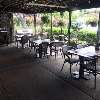 Central Diner & Grille - Outside dining patio - Diners Near Me - Pittsburgh, Pennsylvania Central Diner & Grille - Outside dining patio - Diners Near Me - Pittsburgh, Pennsylvania