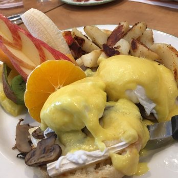 Cora - Breakfast & Brunch Near Me - Toronto, Ontario