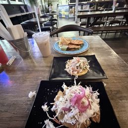Tacos de papa , taco de camarón & 2 mulitas Tacos de papa , taco de camarón & 2 mulitas