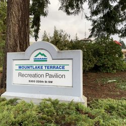 Mountlake Terrace Recreation & Parks - Signage heading in on 228th Street SW.