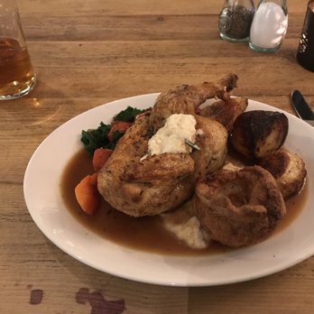 The Phoenix - Roast chicken with Yorkshire pudding and duck fat potatoes. - Pubs Near Me - London, XGL