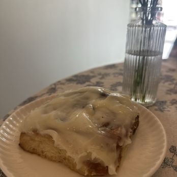 Vanilla Street Bakery - Cinnamon roll - Desserts Near Me - Laguna Hills, California Vanilla Street Bakery - Cinnamon roll - Desserts Near Me - Laguna Hills, California