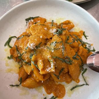 Mona Pasta Bar - Lumache alla Vodka - Italian Near Me - Los Angeles, California Mona Pasta Bar - Lumache alla Vodka - Italian Near Me - Los Angeles, California