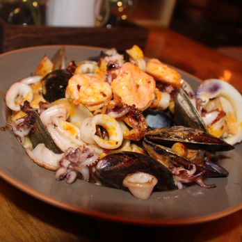 Dock 9 - Cocktail Bars Near Me - Stonington, Connecticut