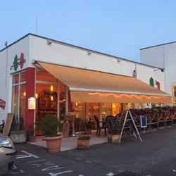 Pizzeria Augusto - Außenansicht. Sehr urig, klein und liebevoll eingerichtet.