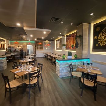 Mango Tree Bistro - 2/26 interior - Thai Near Me - Norristown, Pennsylvania