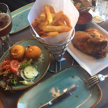 Poules Moules - Chicken and croquettes. Nice lunch - Belgian Near Me - Bruges, VWV