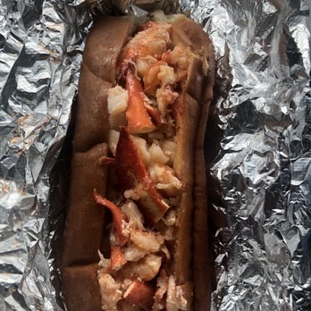 The Lobster Hut - Lobster Roll missing Flavor - Bland and Tasteless - Food Trucks Near Me - Milford, Connecticut The Lobster Hut - Lobster Roll missing Flavor - Bland and Tasteless - Food Trucks Near Me - Milford, Connecticut