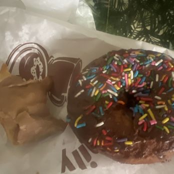 Baker's Dozen - The maple bar I devoured lol and the sprinkle donut soooo yummy!!! - Donuts Near Me - Anaheim, California