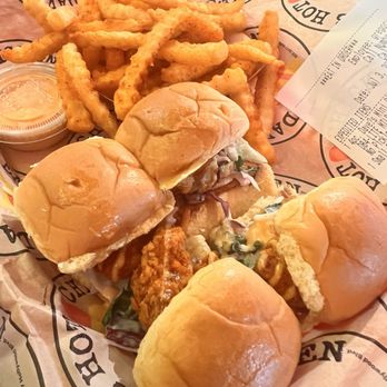 Dave's Hot Chicken - Daves Mini Sliders - Chicken Shop Near Me - Pembroke Pines, Florida