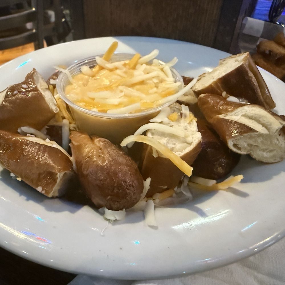 Pounders Pub & Grub - Sports Bars Near Me - Aberdeen, South Dakota Pounders Pub & Grub - Sports Bars Near Me - Aberdeen, South Dakota