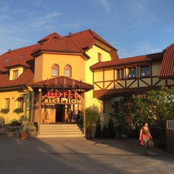 Hotel Tři Věžičky - From the street