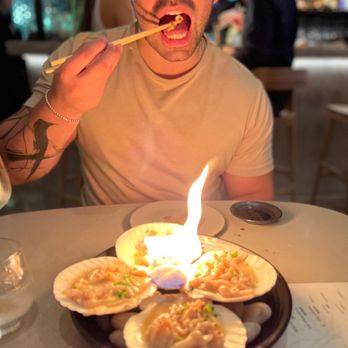 Paperfish Sushi - Yummmmmmmm - Sushi Bars Near Me - Miami, Florida