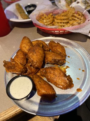 Pluckers Wing Bar by null