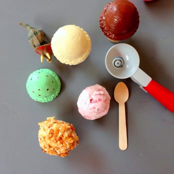 FoMu - Strawberry mini ice cream and sweet lavender + maple bourbon + toasted coconut topping mini ice cream - Ice Cream & Frozen Yogurt Near Me - Boston, Massachusetts