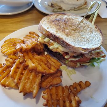 Egghead Cafe - Pesto Chicken Sandwich - Coffee & Tea Near Me - Honolulu, Hawaii Egghead Cafe - Pesto Chicken Sandwich - Coffee & Tea Near Me - Honolulu, Hawaii