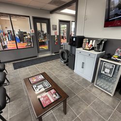 Jiffy Lube - Newly updated lounge