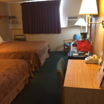 Super 8 by Wyndham Glendive - Spacious - Hotels Near Me - Glendive, Montana Super 8 by Wyndham Glendive - Spacious - Hotels Near Me - Glendive, Montana