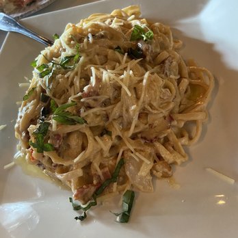 Leci's Italian Cafe - Carbonara - Italian Near Me - Jacksonville, Florida