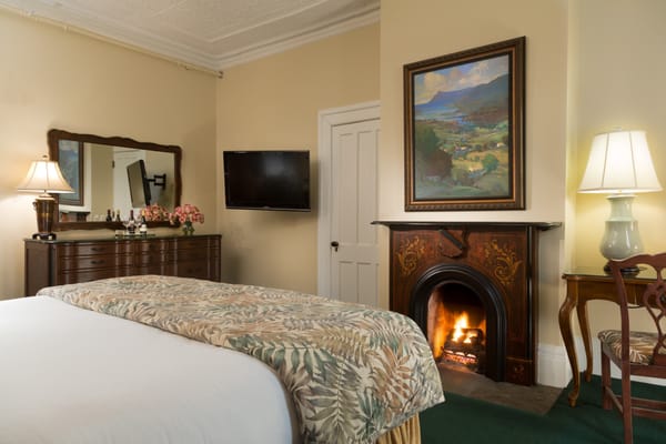 Saratoga Arms Hotel by null