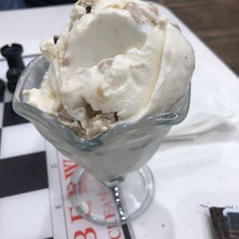 Oberweis Ice Cream and Dairy Store - Single Scoop Cookie Dough - Ice Cream & Frozen Yogurt Near Me - Champaign, Illinois Oberweis Ice Cream and Dairy Store - Single Scoop Cookie Dough - Ice Cream & Frozen Yogurt Near Me - Champaign, Illinois