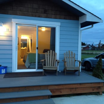 Juan De Fuca Cottages - The cozy front porch in front of our Lodge room (Rm #11). - Hotels Near Me - Sequim, Washington Juan De Fuca Cottages - The cozy front porch in front of our Lodge room (Rm #11). - Hotels Near Me - Sequim, Washington