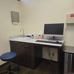 Inland Rheumatology Medical Group - Desk